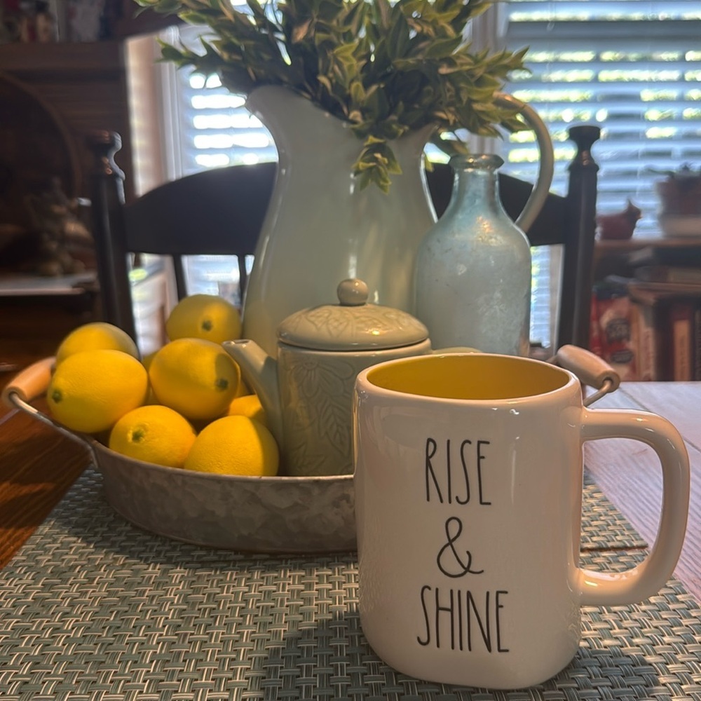 Rae Dunn - Rise & Shine ☀️ Coffee/Tea Mug/Cup